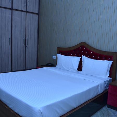 Hotel Royal International Nueva Delhi Exterior foto